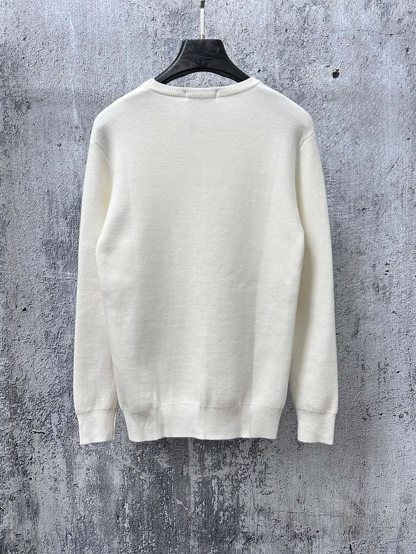 P300 [Chrome Hearts] Chrome Hearts 2025 new autumn and winter knitted fleece sweater is simple and elegant, easy to match and versatile, extremely high-grade, perfectly integrated into fashion and style, a top fashionable style that is perfect for outer wear! The whole thing gives people a natural feeling! The ultimate classic versatile short-sleeved T-shirt, using the latest three-dimensional logo elements to highlight the concave and convex texture! The ultimate heavy work, the ultimate perfection! Size: S-3XL